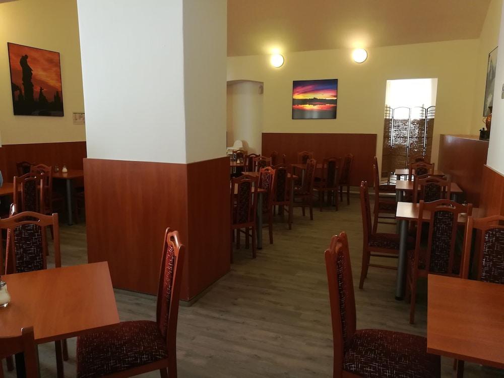 Zlata Vaha 3* Prague