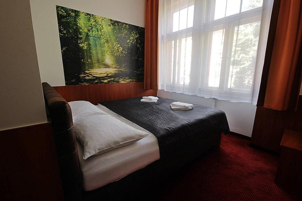 Zlata Vaha 3* Prague