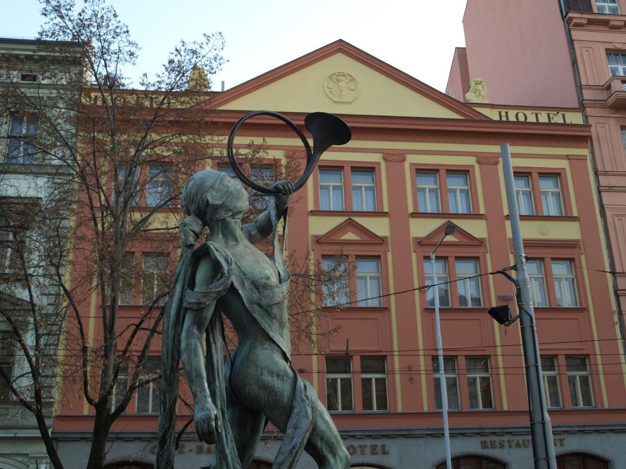 Zlata Vaha Prague